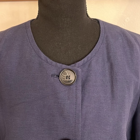 Kasper Navy Linen Blend Plus Size Blazer w/Large Buttons, Sz. 14. - Picture 2 of 10